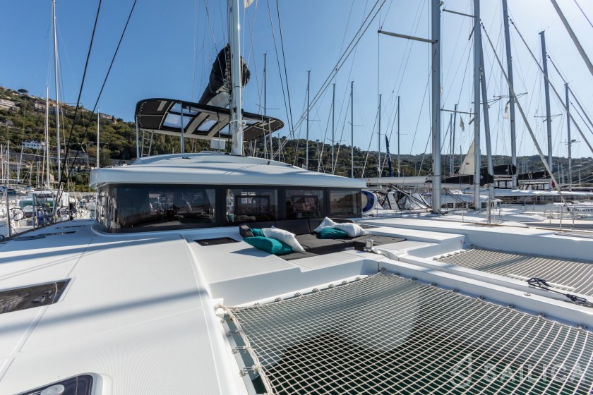 Lagoon 52F - Yacht Charter Sailica