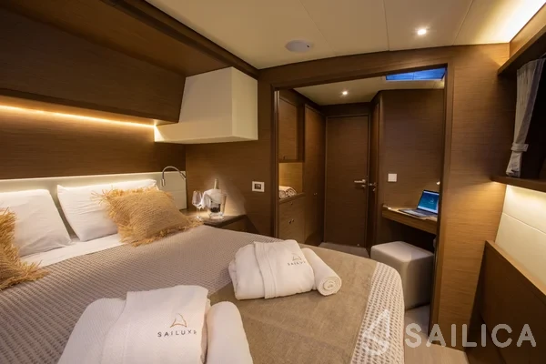 Lagoon 52F - Yacht Charter Sailica