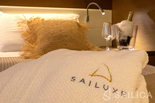 Lagoon 52F - Yacht Charter Sailica