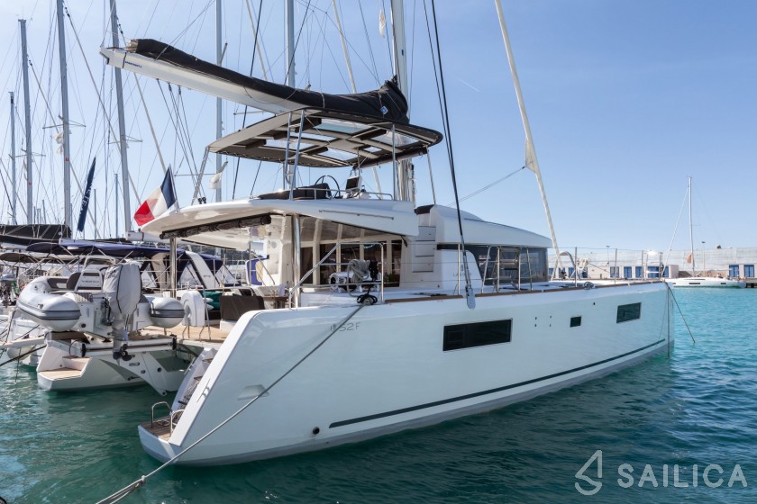 Lagoon 52F - Yacht Charter Sailica