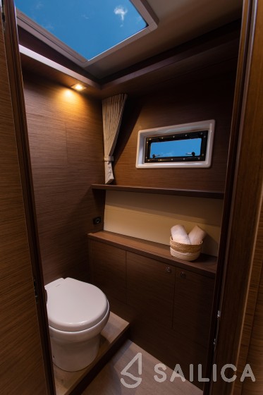 Lagoon 52F - Yacht Charter Sailica