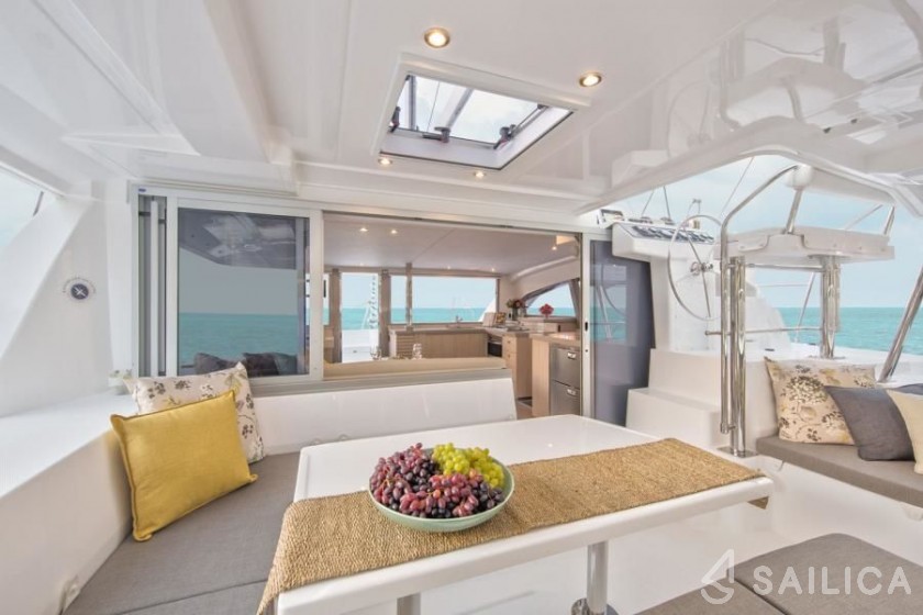 Leopard 40 - Yacht Charter Sailica