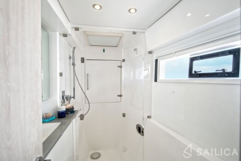 Leopard 40 - Yacht Charter Sailica