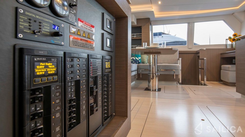 Leopard 42 - Yacht Charter Sailica