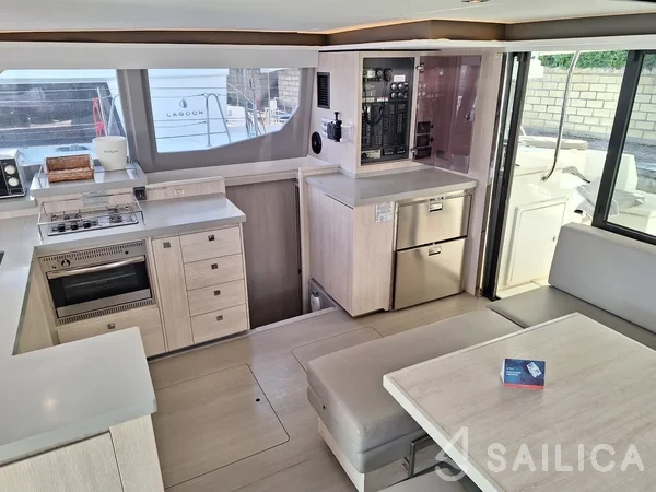 Leopard 45 - Yacht Charter Sailica