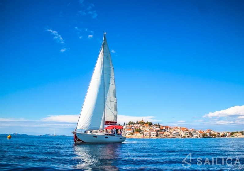 Oceanis 45 - Yacht Charter Sailica