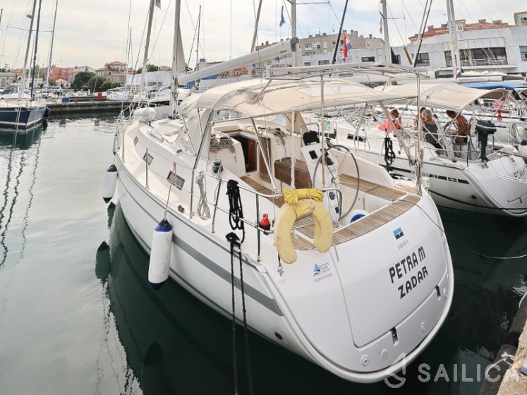 Bavaria 36 Cruiser - Yacht Charter Sailica