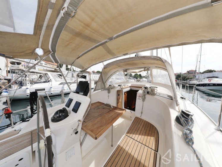 Bavaria 36 Cruiser - Yacht Charter Sailica