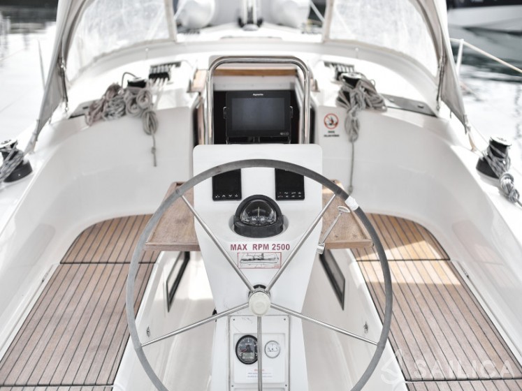 Bavaria 36 Cruiser - Yacht Charter Sailica