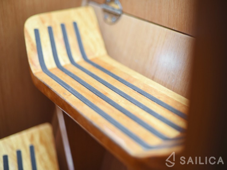 Bavaria 36 Cruiser - Yacht Charter Sailica
