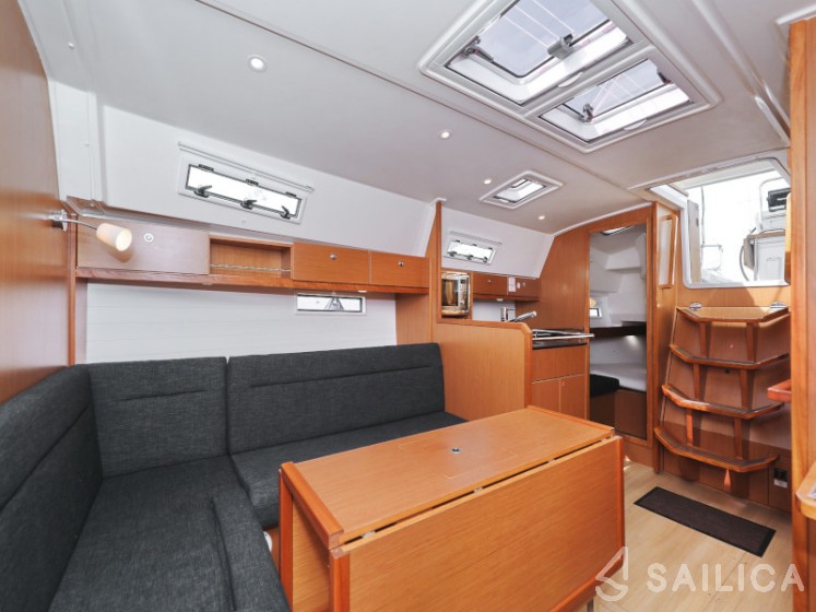 Bavaria 36 Cruiser - Yacht Charter Sailica