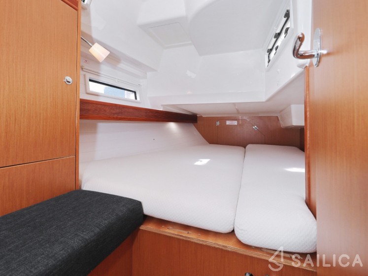 Bavaria 36 Cruiser - Yacht Charter Sailica