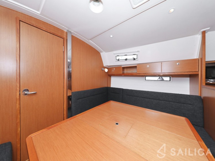 Bavaria 36 Cruiser - Yacht Charter Sailica