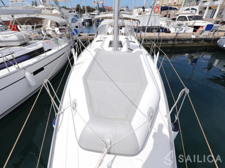 Bavaria 36 Cruiser - Yacht Charter Sailica