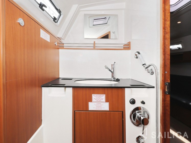 Bavaria 36 Cruiser - Yacht Charter Sailica