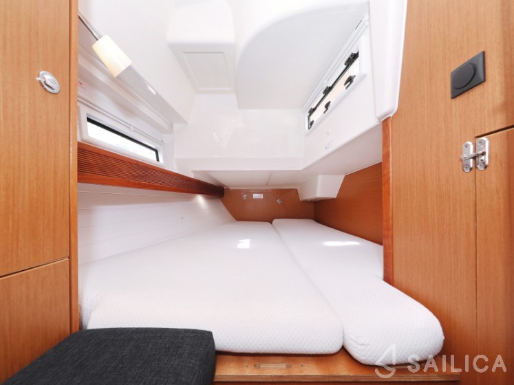 Bavaria 36 Cruiser - Yacht Charter Sailica