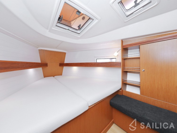 Bavaria 36 Cruiser - Yacht Charter Sailica