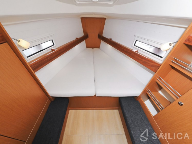Bavaria 36 Cruiser - Yacht Charter Sailica