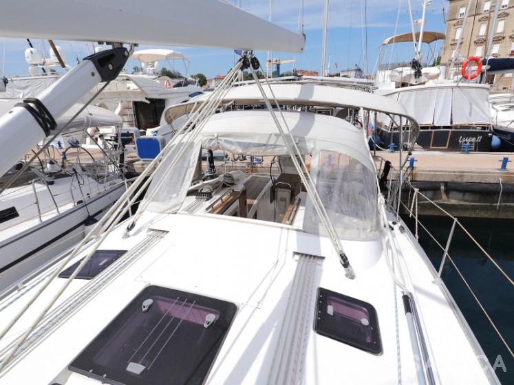 Bavaria 36 Cruiser - Yacht Charter Sailica