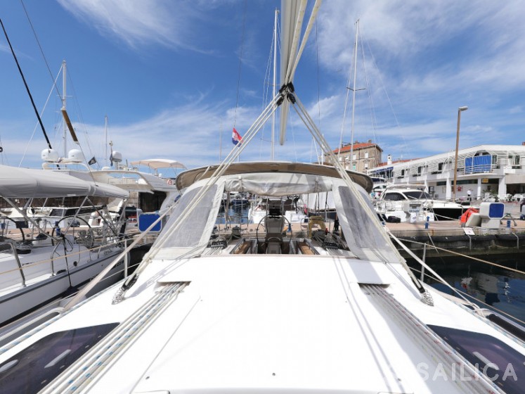 Bavaria 36 Cruiser - Yacht Charter Sailica