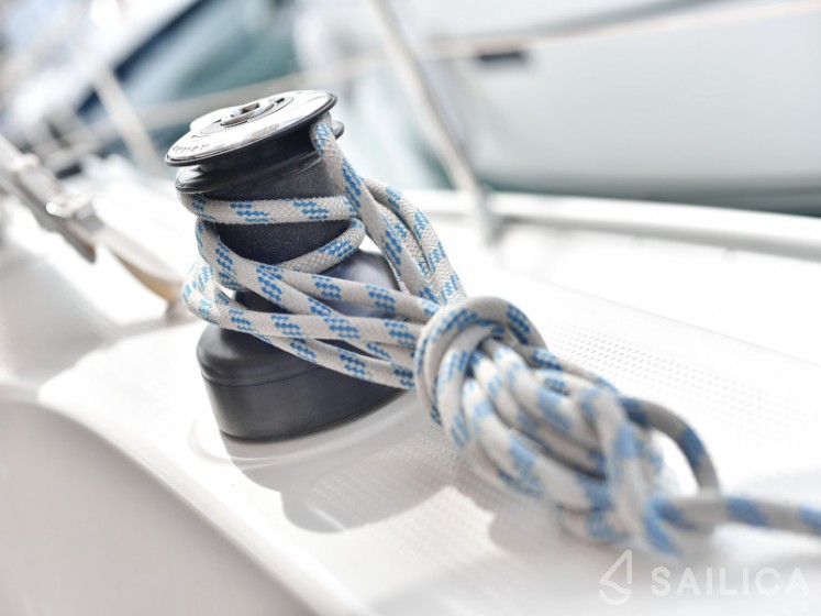 Bavaria 36 Cruiser - Yacht Charter Sailica