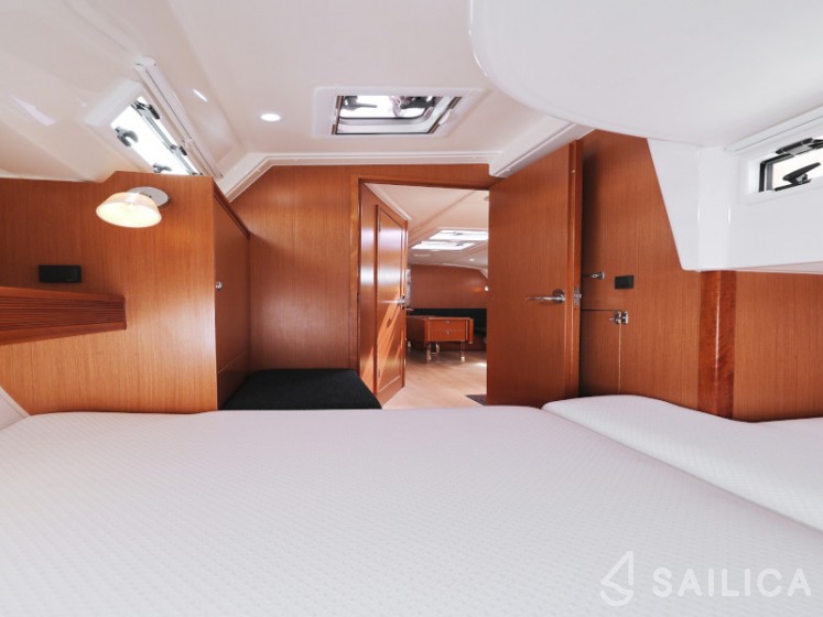 Bavaria 36 Cruiser - Yacht Charter Sailica