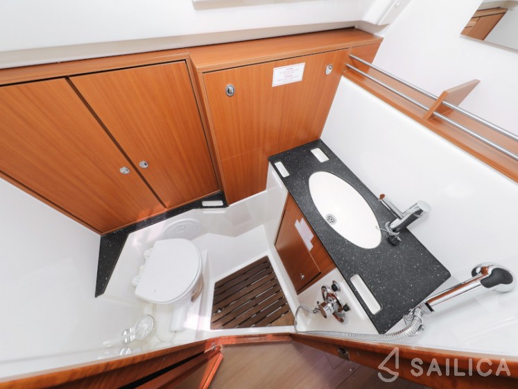 Bavaria 36 Cruiser - Yacht Charter Sailica