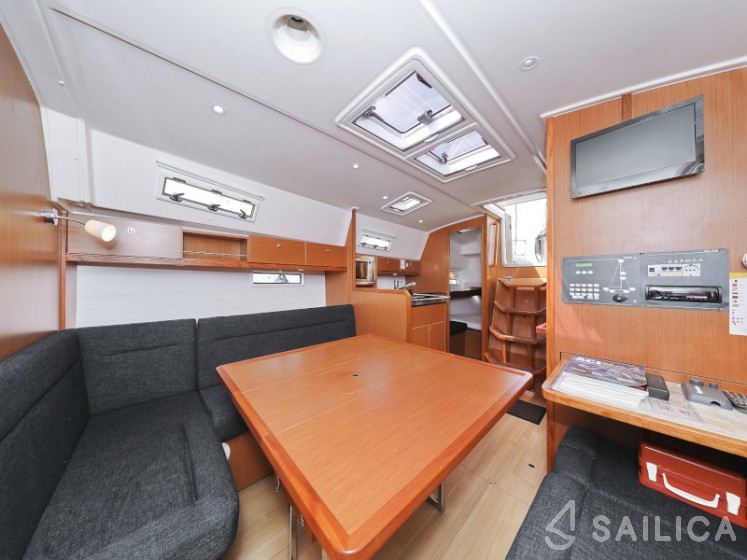 Bavaria 36 Cruiser - Yacht Charter Sailica