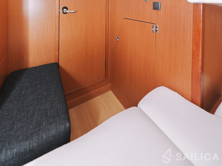 Bavaria 36 Cruiser - Yacht Charter Sailica