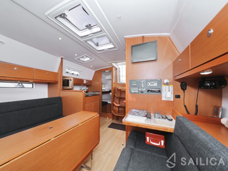 Bavaria 36 Cruiser - Yacht Charter Sailica