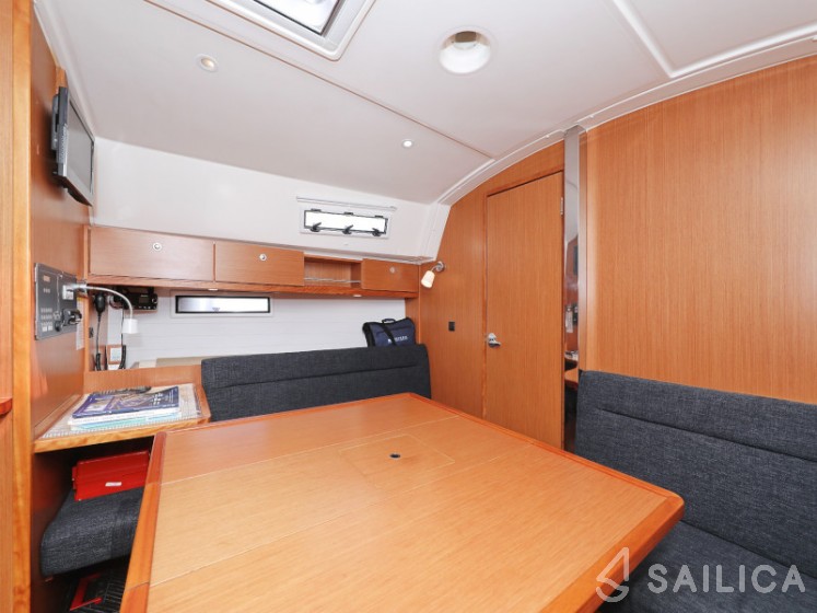 Bavaria 36 Cruiser - Yacht Charter Sailica