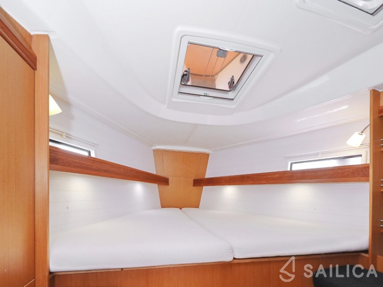 Bavaria 36 Cruiser - Yacht Charter Sailica