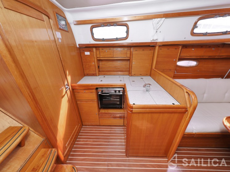 Bavaria 37 Cruiser - Yacht Charter Sailica
