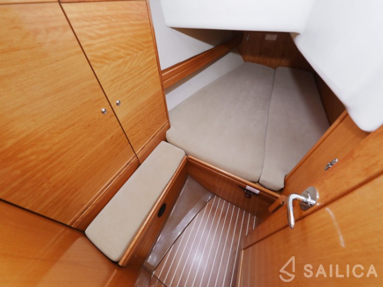 Bavaria 37 Cruiser - Yacht Charter Sailica