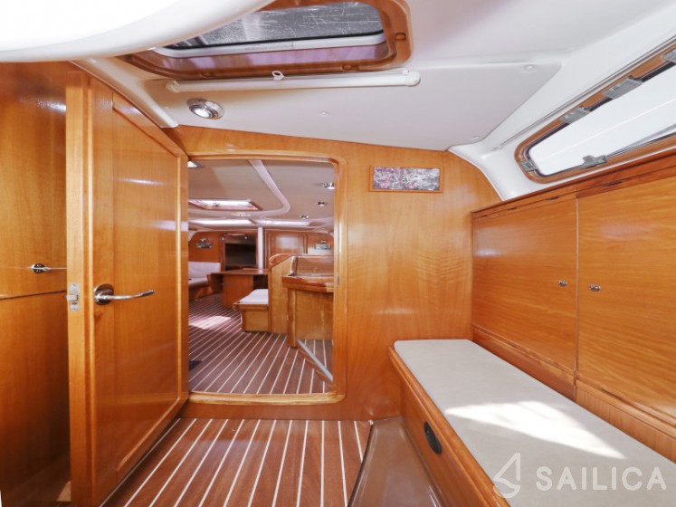 Bavaria 37 Cruiser - Yacht Charter Sailica