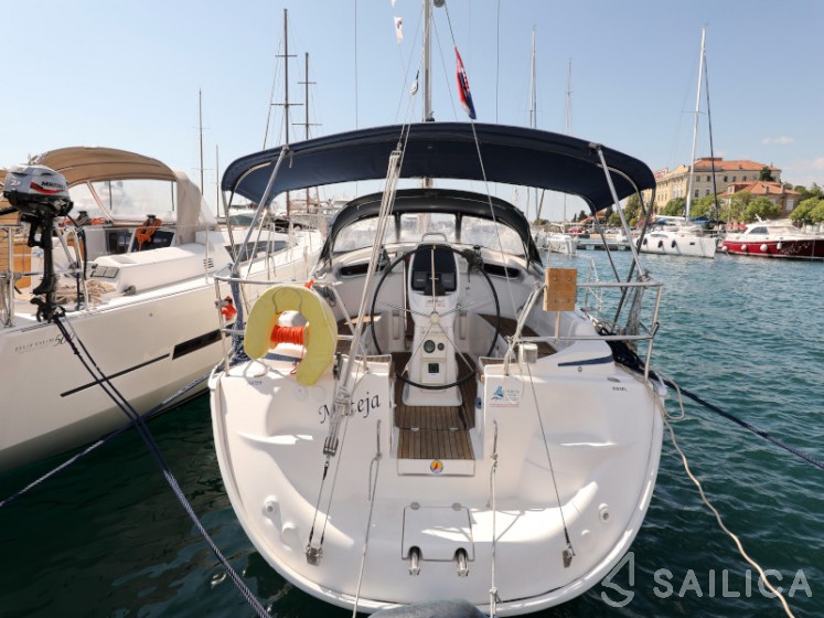 Bavaria 37 Cruiser - Yacht Charter Sailica