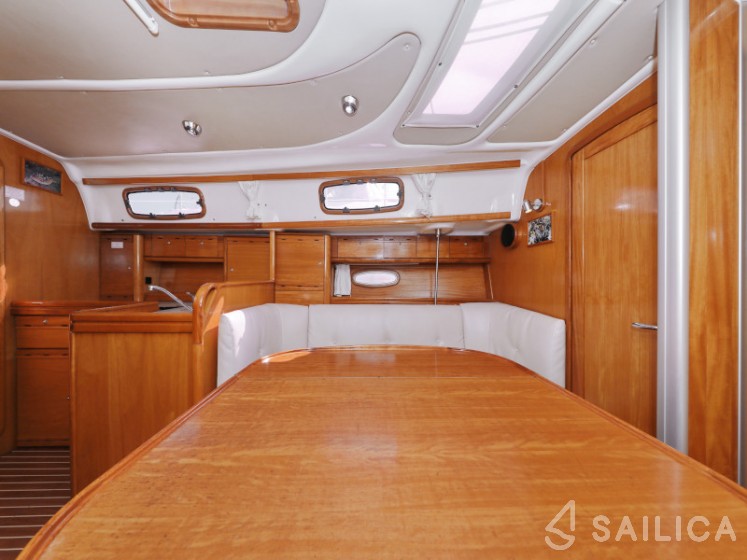 Bavaria 37 Cruiser - Yacht Charter Sailica