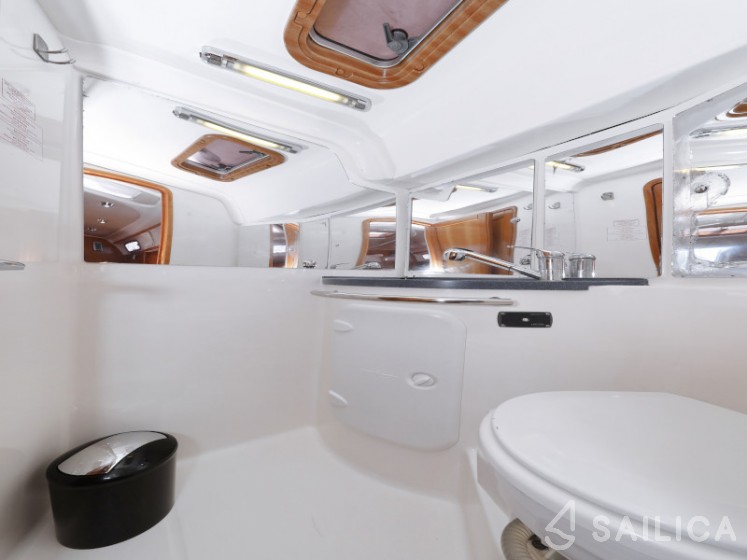 Bavaria 37 Cruiser - Yacht Charter Sailica