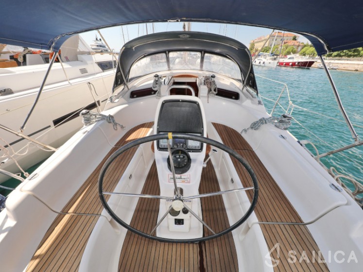Bavaria 37 Cruiser - Yacht Charter Sailica
