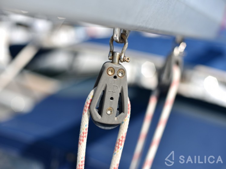 Bavaria 37 Cruiser - Yacht Charter Sailica