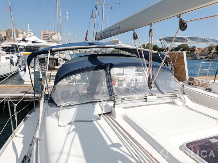 Bavaria 37 Cruiser - Yacht Charter Sailica