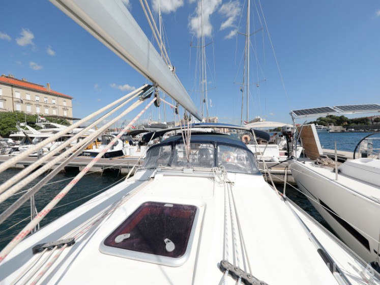 Bavaria 37 Cruiser - Yacht Charter Sailica