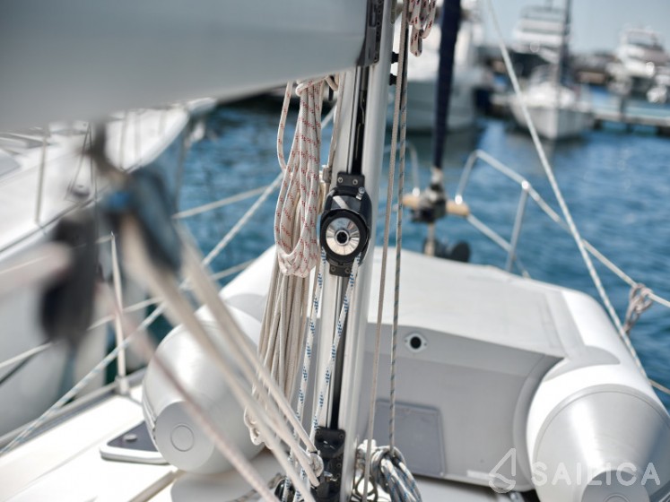 Bavaria 37 Cruiser - Yacht Charter Sailica