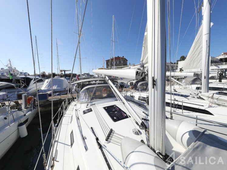 Bavaria 40 Cruiser - Yacht Charter Sailica