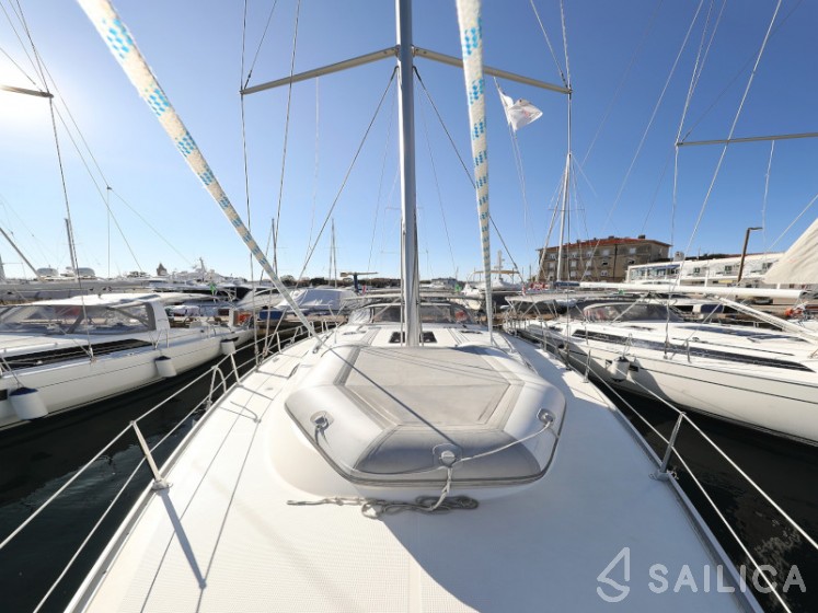 Bavaria 40 Cruiser - Yacht Charter Sailica