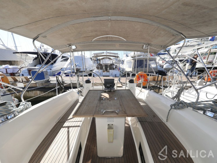 Bavaria 40 Cruiser - Yacht Charter Sailica