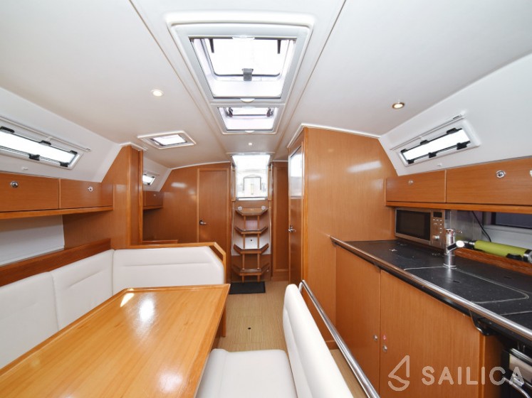 Bavaria 40 Cruiser - Yacht Charter Sailica