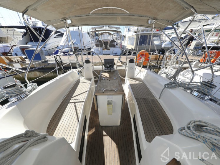 Bavaria 40 Cruiser - Yacht Charter Sailica