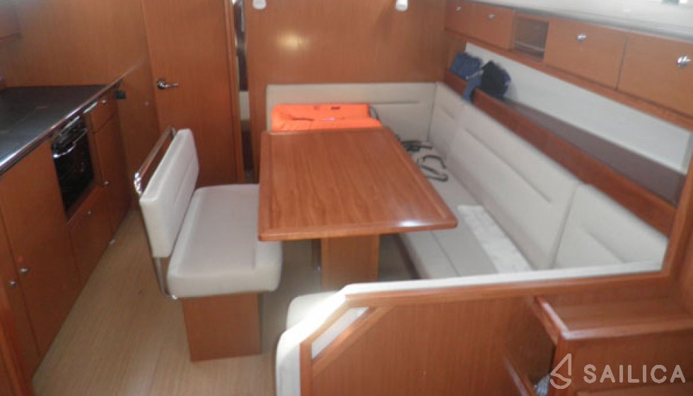 Bavaria 40 Cruiser - Yacht Charter Sailica