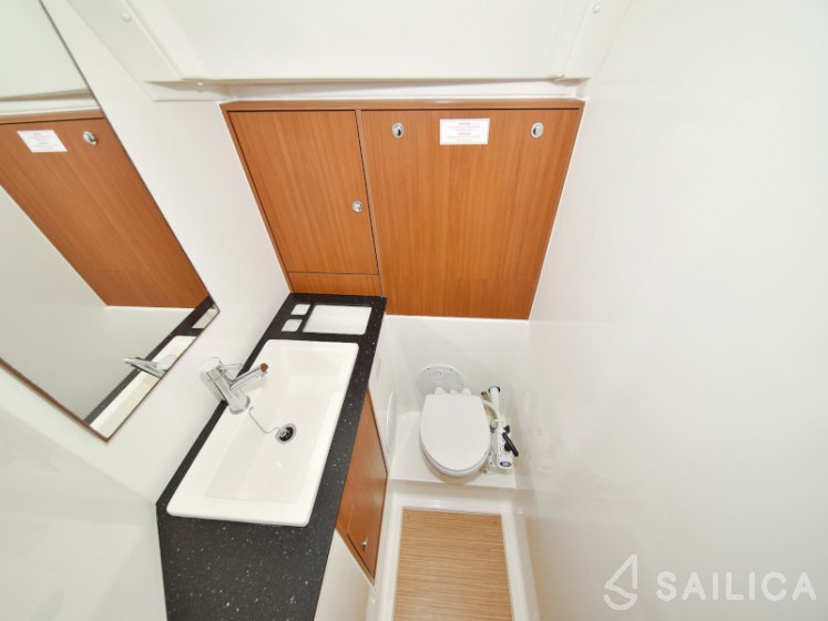 Bavaria 40 Cruiser - Yacht Charter Sailica